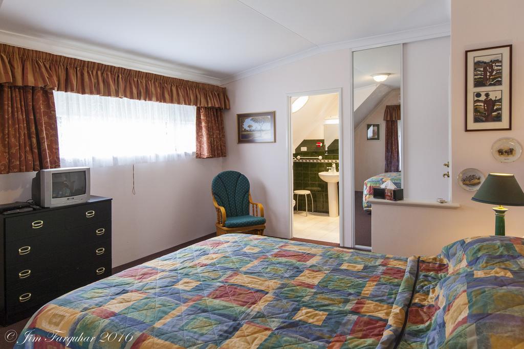 Aarn House B&B Airport Accommodation Perth Exterior photo