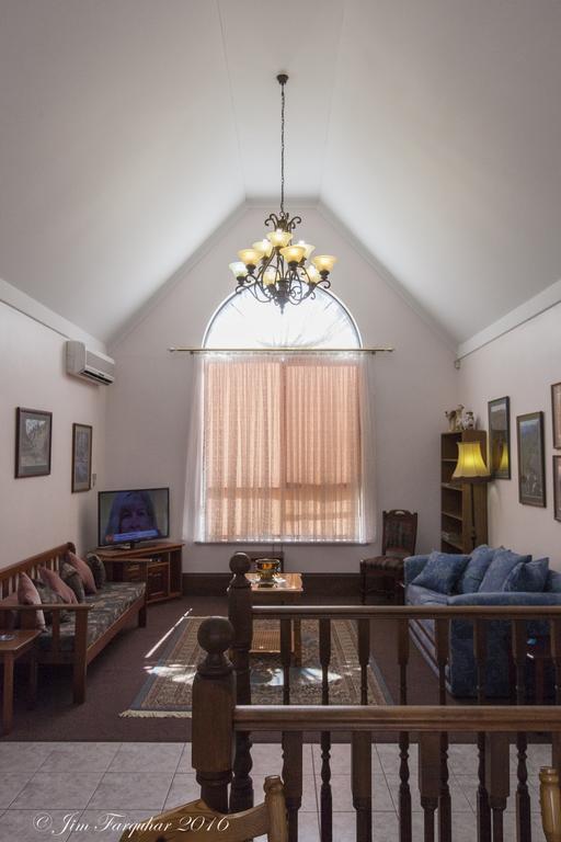 Aarn House B&B Airport Accommodation Perth Exterior photo