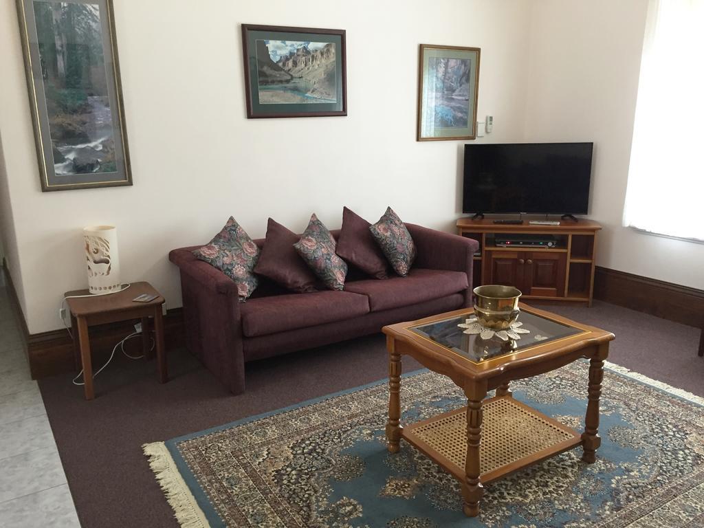 Aarn House B&B Airport Accommodation Perth Exterior photo