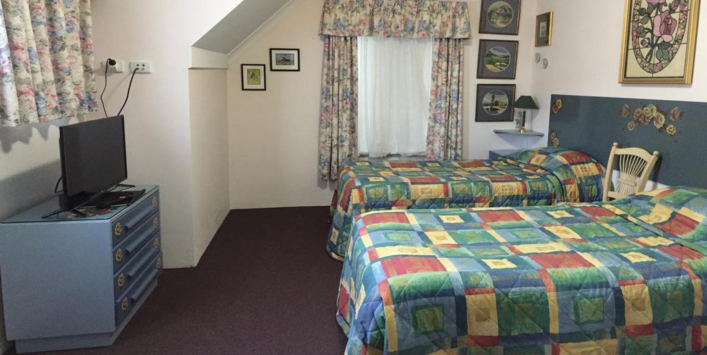 Aarn House B&B Airport Accommodation Perth Exterior photo