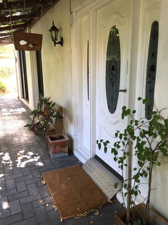 Aarn House B&B Airport Accommodation Perth Exterior photo