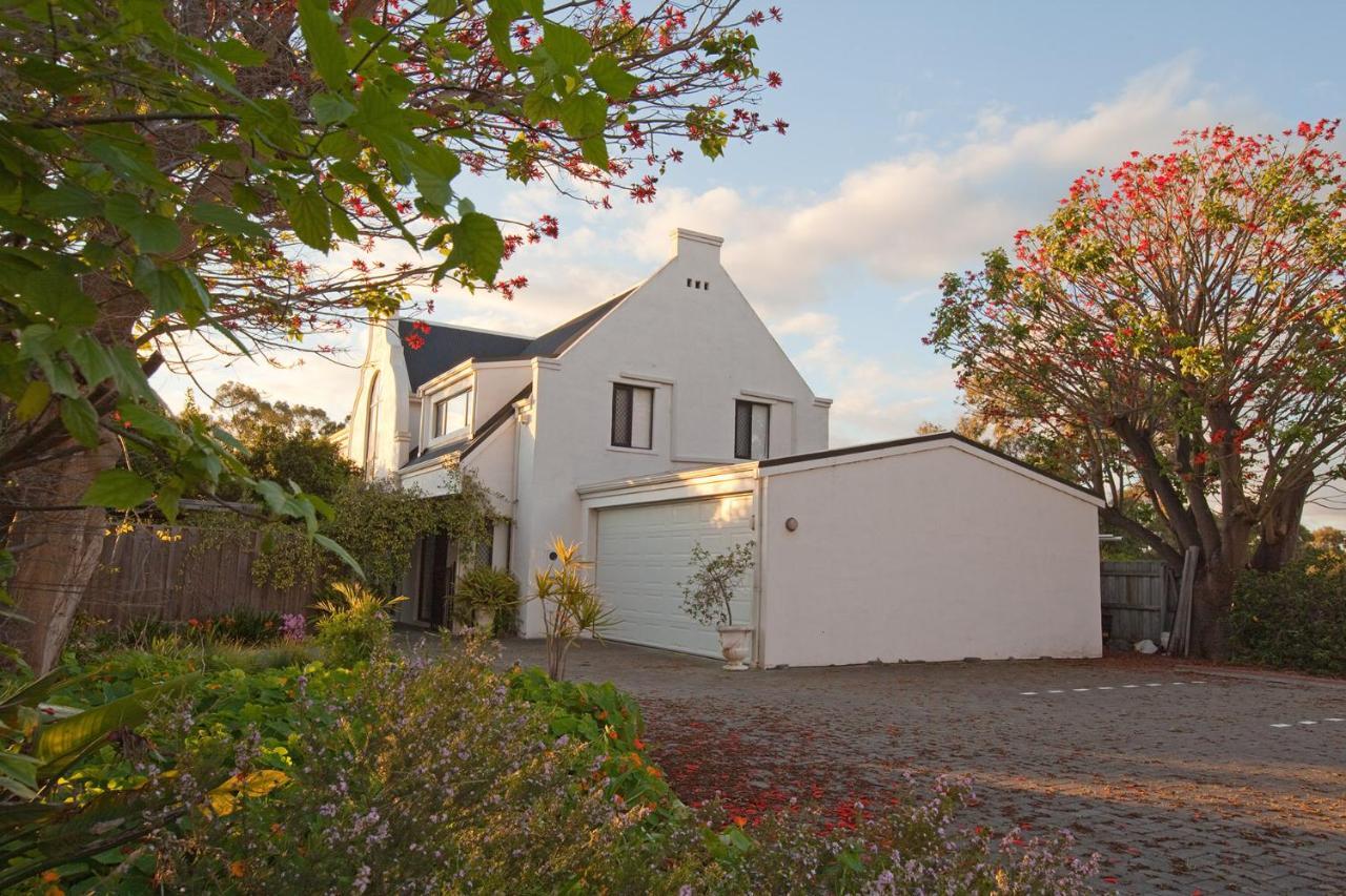 Aarn House B&B Airport Accommodation Perth Exterior photo